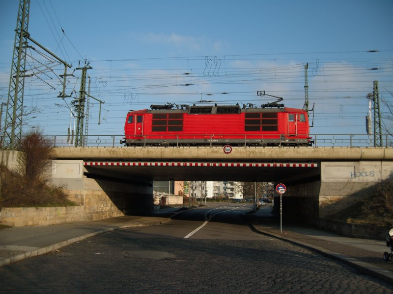 Auf dem Vorgel�nde des Dresdner Hbf steht die BR 371