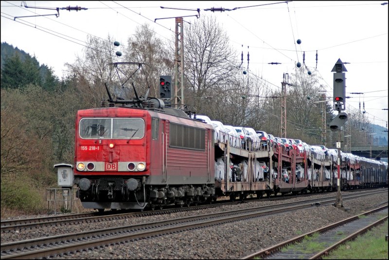 Auf dem Weg nach Emden  ist die 155 218 mit dem CSQ 60062  AUDI-EXPRESS . Aufgenommen bei Plettenberg. (15.04.2008)
