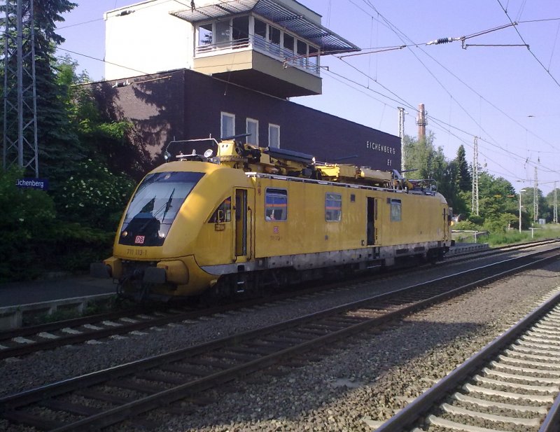 Auf dem Weg nach Hause konnte ich heute beim Umsteigen in Eichenberg noch ein Not-Handy-Foto vom 711 113-1 machen. 25.05.2009.