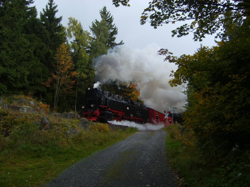 Auf dem Weg zum Bahnhof Schierke ereignete sich diess Bild des 8931, um 9:35 am 3.10.2008