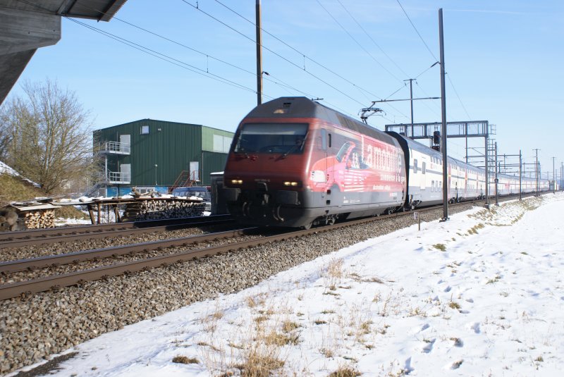 Auf dem Weg zum Bahnhof begegnete mir dann noch die Re 460 096-6 mit dem IC 830.