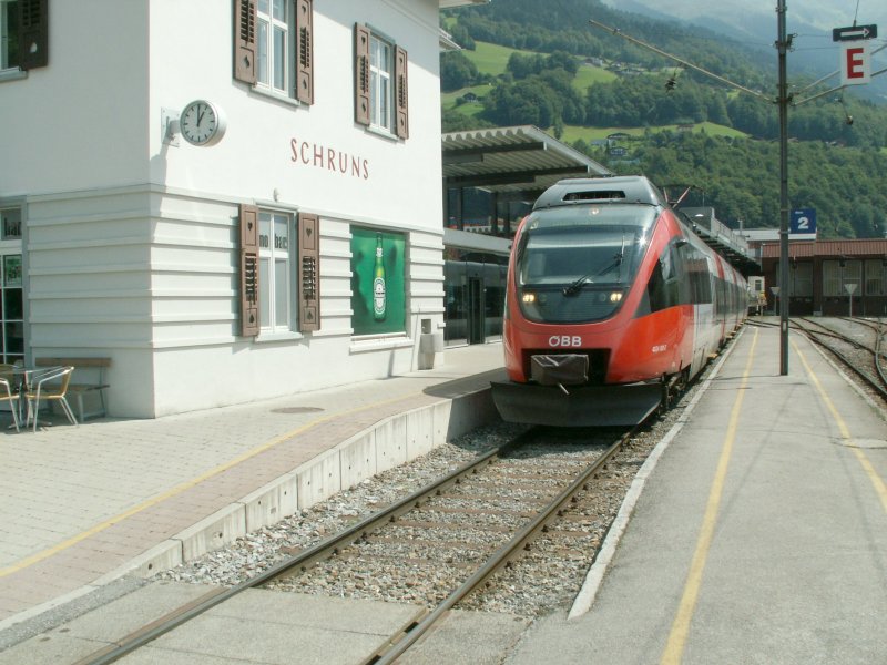  Auf fremden Gleisen  BB Talent der S-Bahn Vorarlberg nach Lindau am 12.08.09 im Bhf.Schruns/Montafon