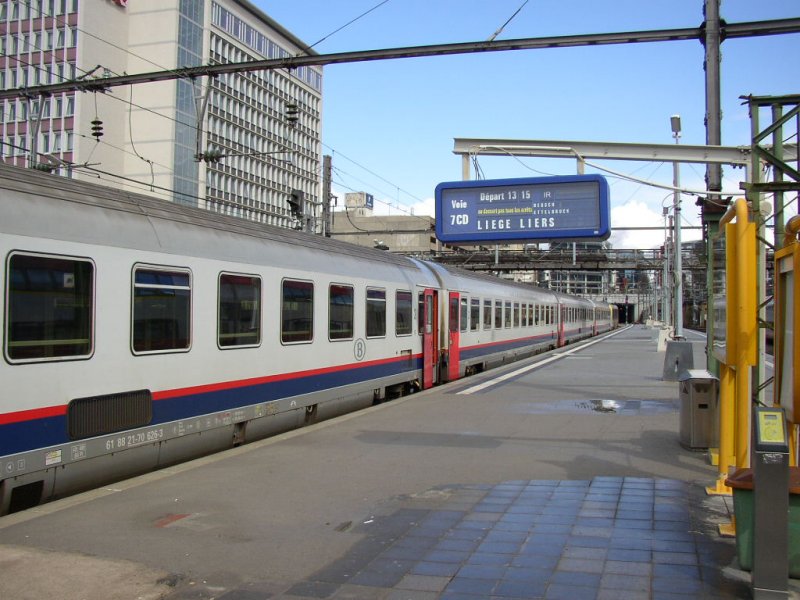 Auf Gleis 7CD steht IR nach Liege Liers, abfahrt 13:15 Uhr in Luxemburg Stadt!!! 06.04.08
