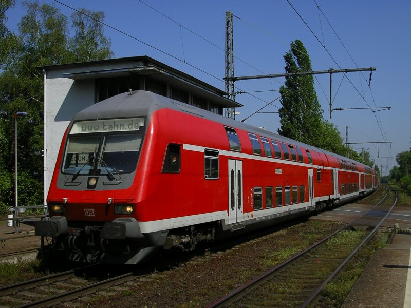 Auf Grund von Gleis-Bauarbeiten in Dortmund-Mengede wird der RE 3 Dsseldorf-Hamm in Wanne Eickel Hbf. ber Bochum Nokia - Hamme - BO West - Bochum Hbf.(ohne Halt) ber BO - Langendreer
Gterstrecke nach Dortmund Hbf. umgeleitet.(07.05.2008)