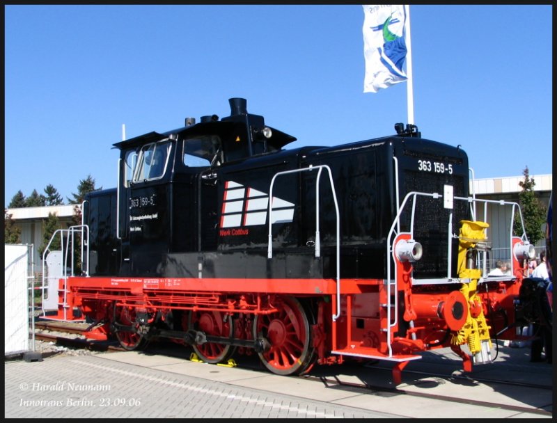 Auf der Innotrans konnte man dieses Schmuckstck einer V60-DR bestaunen. Sie gehrt dem Aw Cottbus und soll als Miet- und Tauschlok fr Reparaturnehmer dienen. Berlin, 23.09.06