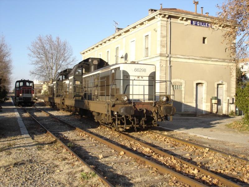 Auf dieser Linie fahren seit dem 2ten Weltkrieg keine Personenzge mehr... St. Gilles den 28.12.2005.

Sur cette Ligne ont roule plus des train des personnes depuis le 2de guerre mondiale... St. Gilles le 28.12.2005.
