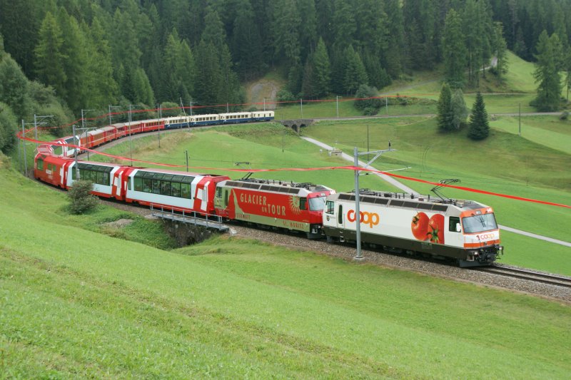 ...auf der mittleren Ebene von Bergn, am 12.09.09. Das Rote BAnd wurde anllich der Unsesco-Feier angebracht.