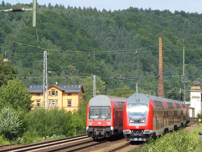 Auf der S-Bahn Linie S1 Meissen - Dresden - Schna findet z.Zt. ein Generationswechsel statt. Am 27.07.2007 treffen zwischen Knigstein und Bad Schandau alte und neue Generation der Doppelstockzge aufeinander.

