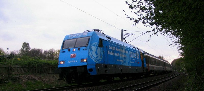 Auf der Strecke von Essen nach Bochum fotografiert. 10.04.2007