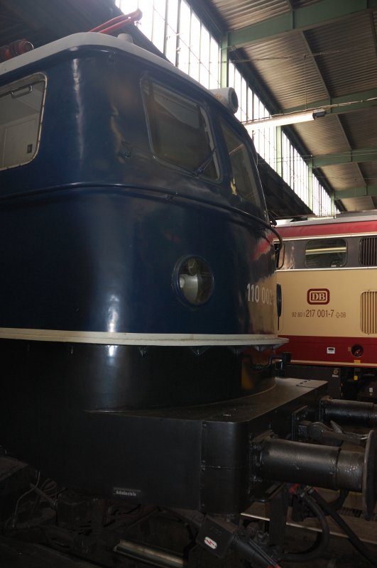 Auf der Suche nach dem besonderen Detail: 217 001-7 vs. 110 002-3.