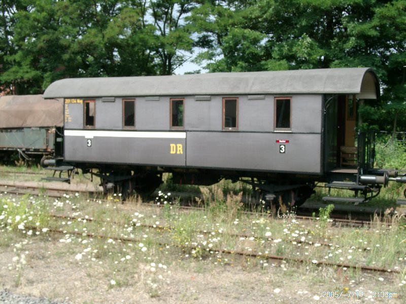 aufgearbeiteter Personenwagen in Loburg bei der Dampfzug-Betriebs-Gemeinschaft e.V. Arbeitskreis Loburg