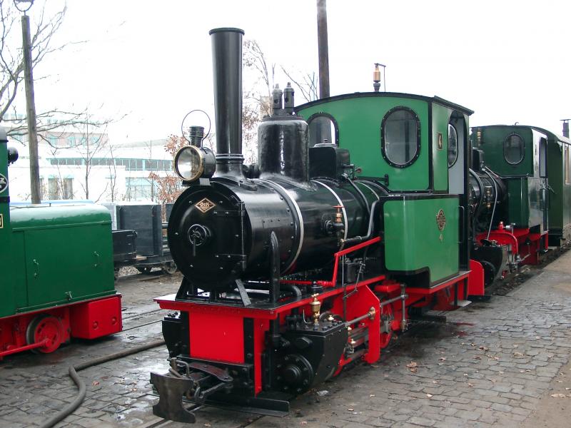 Aufnahme vom 12.12.2004 im Frankfurter Feldbahnmuseum e.V.
Lok 4 von Orenstein & Koppel, Baujahr 1906.
