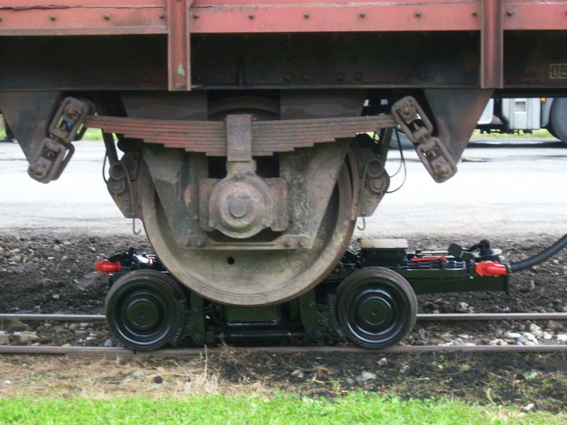 augebockter Normalspurwagen auf Rollbock.
Aufgenommen am 14.9.08 in Ochsenhausen
