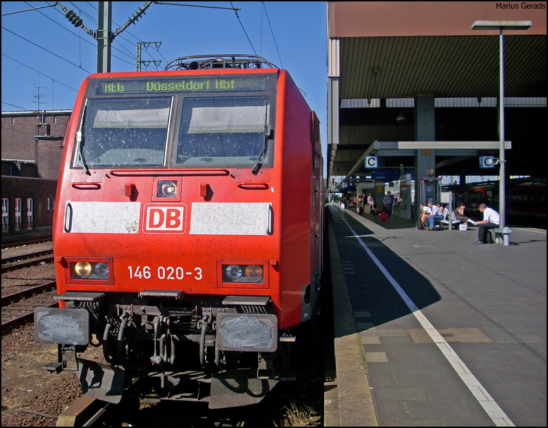 Aus dem Archiv: 146 020 mit dem RE6 aus Minden bei der Ankunft in Dsseldorf Hbf 1.7.08