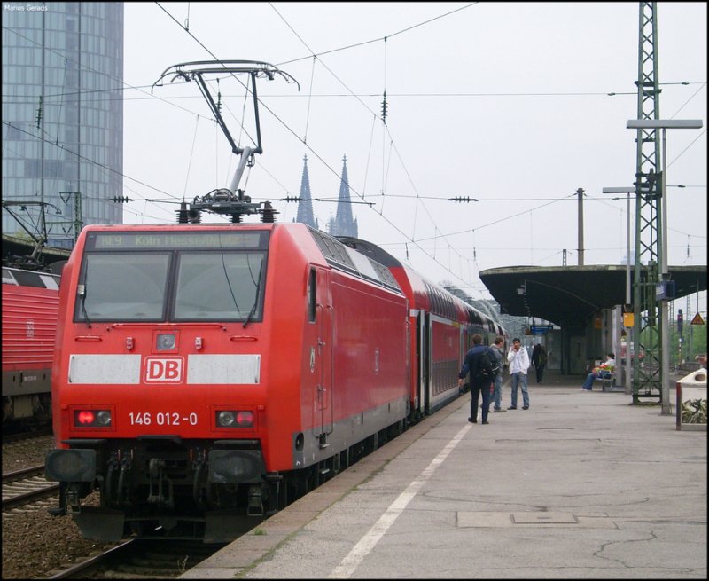 Aus dem Archiv: Am 18.4.09 endete die RE9 aus Aachen kommend wegen Bauarbeiten bereits in Kln Messe/Deutz, hier 146 012 mit einer RE9 kurz nach der Ankunft in Kln Messe/Deutz