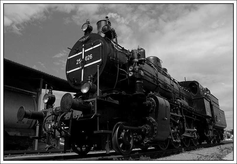 Aus Slowenien fr die Dampflokparade am 19.5.2007 bei der GKB angereist: 25.026, welche sich heute Besitz des Slowenisches Eisenbahnmuseum in Ljubljana befindet. Die normalen Bilder dieser Parade seht ihr dann im Laufe der nchsten Woche. 