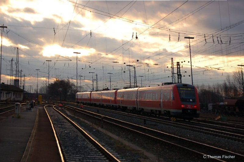 Ausfahrt einer 3.teiligen 612 Zuges aus dem Bhf Lichtenfels in Richtung Bamberg 10.01.07