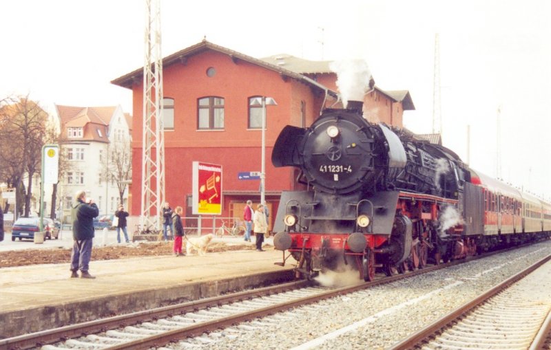 Ausfahrt aus Arnstadt, Sonderzug Rodelblitz am 14. Februar 2004, Zuglok 41 1231-4