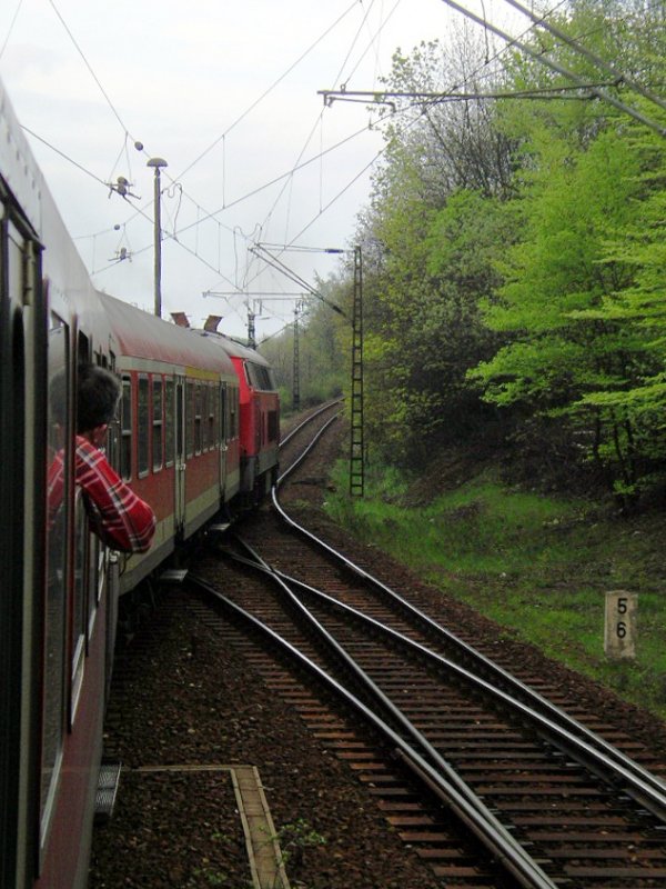 Ausfahrt aus dem Spitzkehrenbahnhof Michaelstein nach Elbingerode mit 218-322 und Wendezug-Regionalbahn.
Am 30.04.05 konnte man noch mit regulren Zgen auf der Rbelandbahn reisen. 