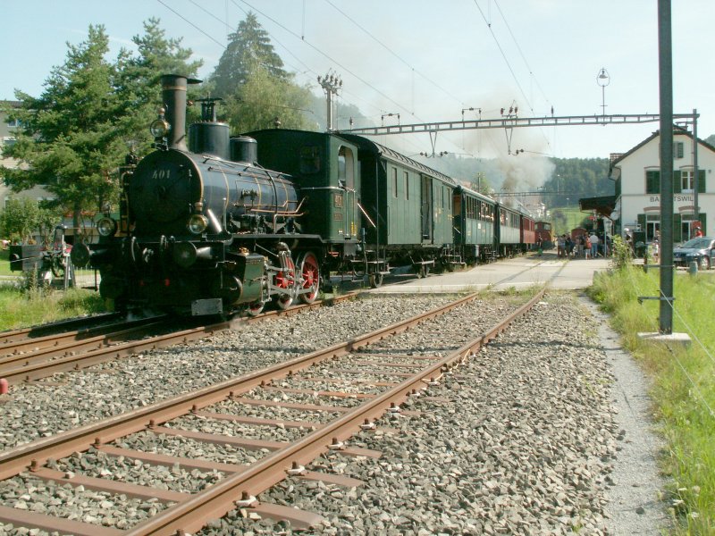 Ausfahrt des DVZO Dampfzuges mit Lok 401 Bauma (SLM 1901)aus dem Bhf.Bretswil am 16.08.09