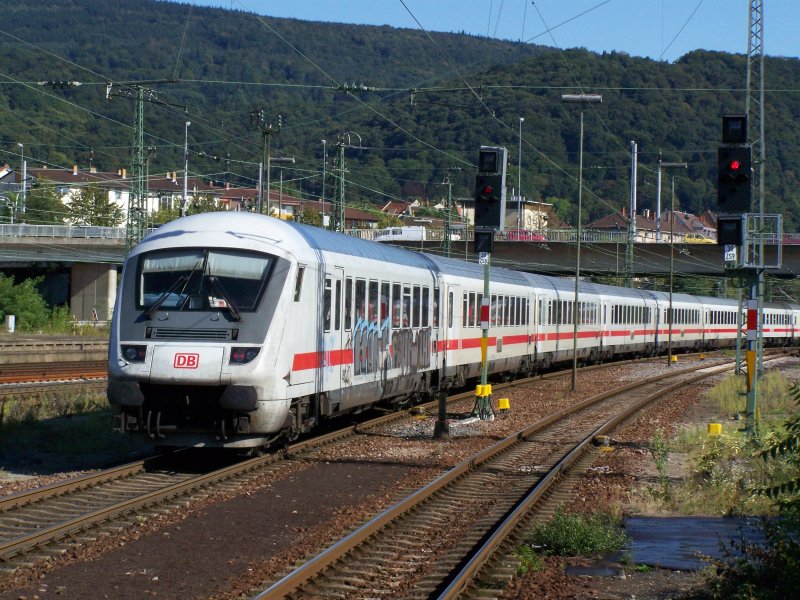 Ausfahrt eines IC´s aus dem Bahnhof Heidelberg Hbf. Der Zug fuhr nach Stuttgart Hbf. Aufgenommen am 4.September 2007