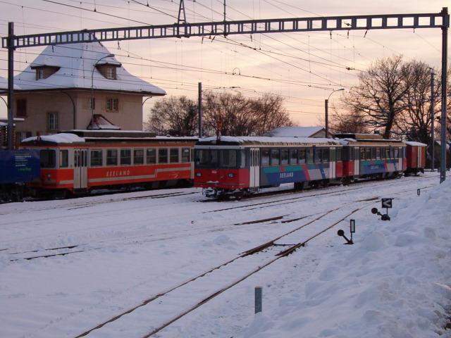 Ausschnitt der Gleisanlagen in Tuffelen; befindet sich an der Linie Biel/Bienne-Tuffelen-Ins, Kursbuchfeldnummer 261. Tuffelen den 30.01.2004