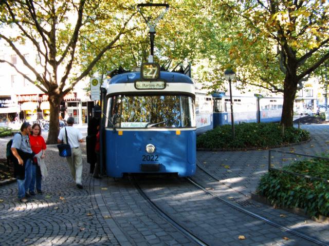 Au�erplanm��ig wendete 2022 am 24.10.04 am Sendlinger Tor.