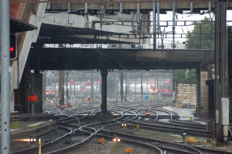 Aussichten... Gleisvorfeld von Basel-SBB Blickrichtung Nord. (12.08.2008)