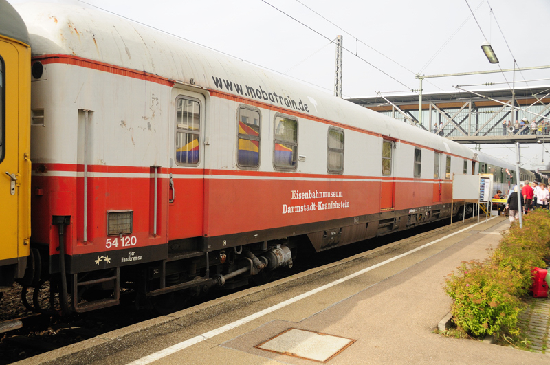 Ausstellungswagen des Eisenbahnmuseums Darmstadt-Kranichstein: Der  Mobatrain machte Station in Göppingen zu Ehren der Märklin-Tage am  19./20.  