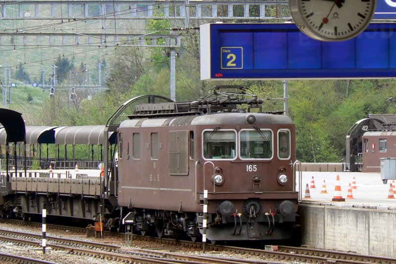 Autozug der BLS vor der Beladung