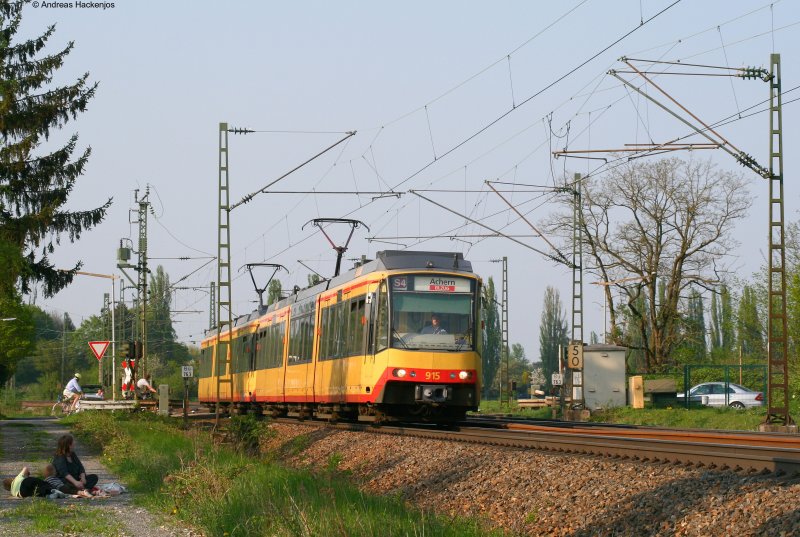 AVG 915 und 863 als S4 nach Achern beim Abzweig Brunnstck 15.4.09