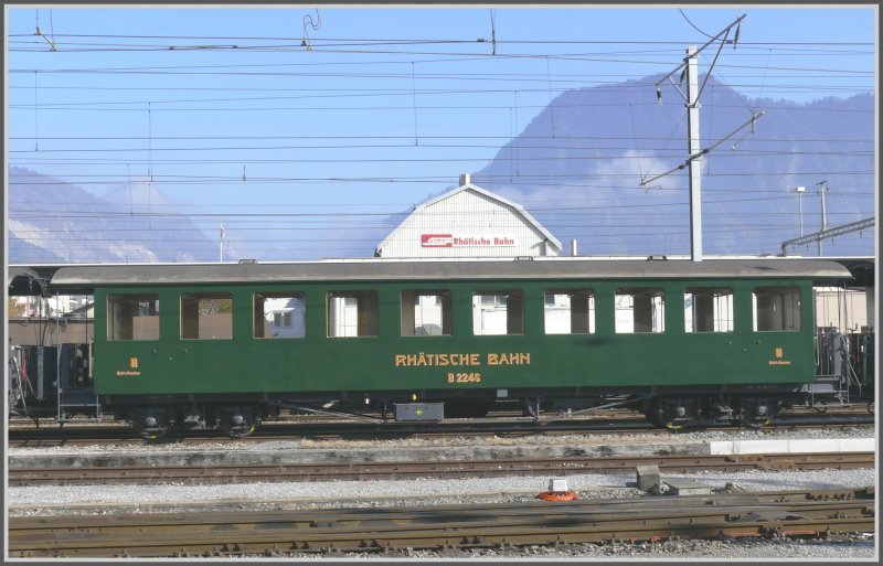 B 2246 des RhB Dampfzuges vor dem Depot in Landquart. (01.11.2007)