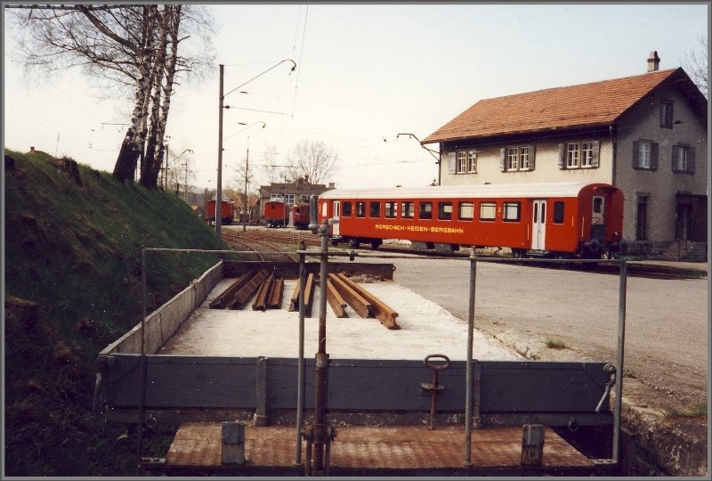 B10 ex SBB in Heiden. An dieser Stelle steht heute das neue Kombi-Depot RHB/Postauto. (Archiv 05/93)
