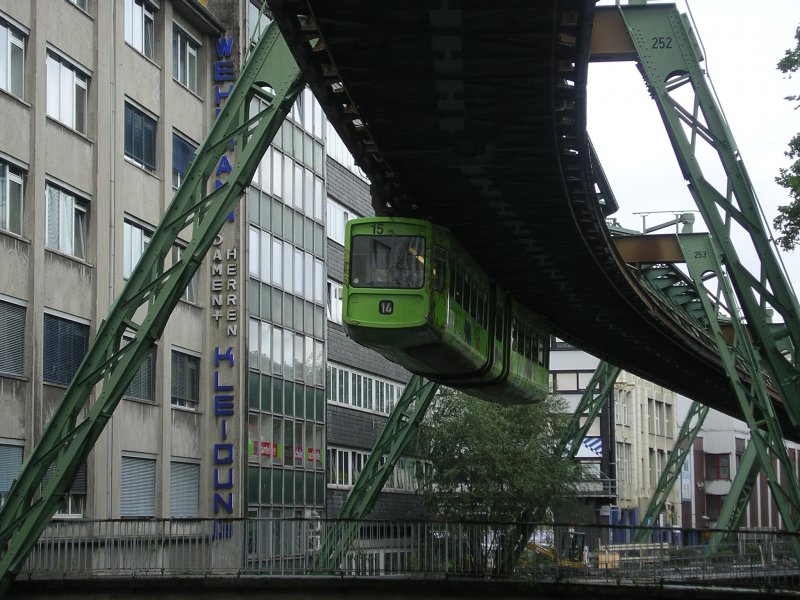 Bahn Nr. 14 kurz vor Station Wuppertal Hbf.(10.08.2008)