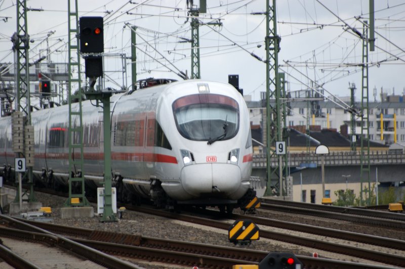 Bahnbildertreffen Berlin am 11.07.2009. Ein ICE kurz vor der Einfahrt in den Nordportal des Nord-Sd-Tunnels