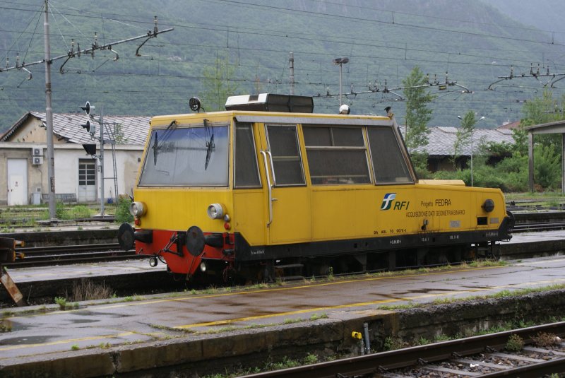 Bahndinstfahrzeur der RFI in Dommodossola. Mai 2007