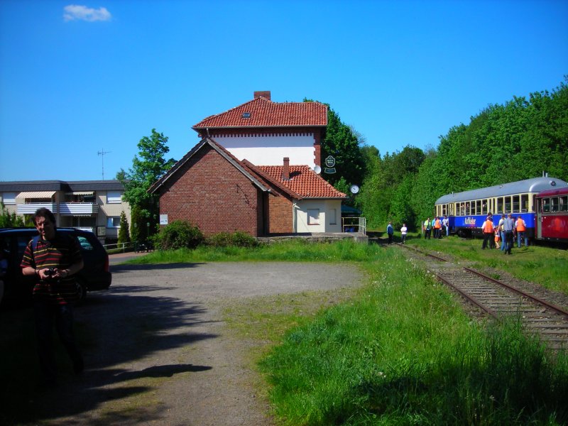 Bahnhof Bad Eilsen am 10.5.08. Rechts steht ein GDT