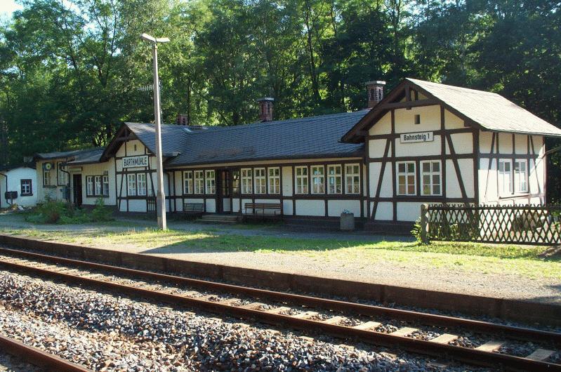 Bahnhof Barthmhle in der Elstertalbahn
(Gera - Plauen) am 28.07.2002