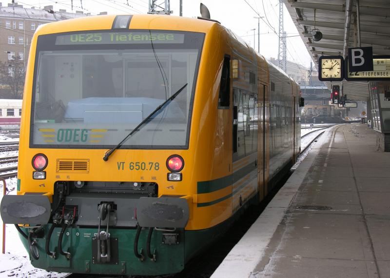 Bahnhof Berlin-Lichtenberg am 19.02.2005, 81511 nach Tiefensee