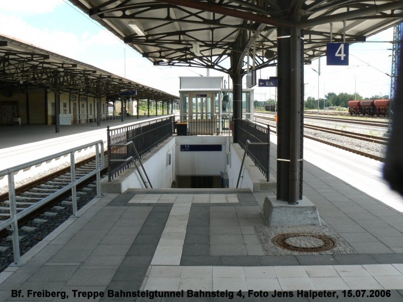 Bahnhof Freiberg(Sachsen) Bahnsteige 3 und 4 mit Treppenabgang am
