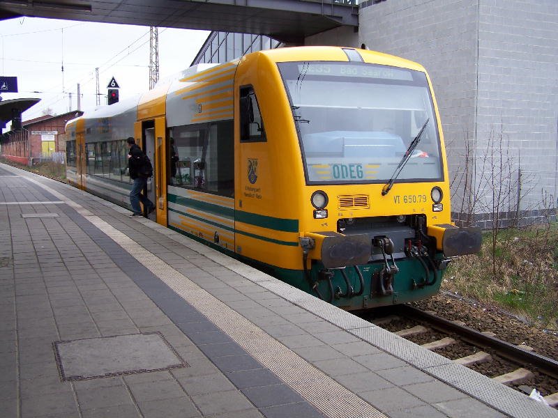 Bahnhof Frstenwalde/Spree  OE 35 steht zur Abfahrt nach Bad Saarow bereit.
Aufgenommen am 7 April 08
