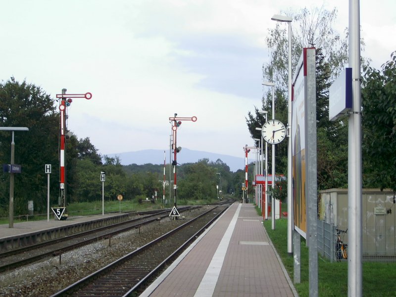 Bahnhof Gottenheim (bei Freiburg) - hier die Ausfahrsignale Ri Freiburg
