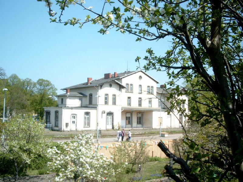 Bahnhof Grevesmhlen; Blick von Jahnstrae zum Bahnhof (10.05.2006)