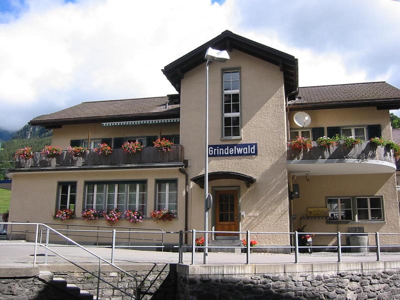 Bahnhof Grindelwald im Juli 2003. 