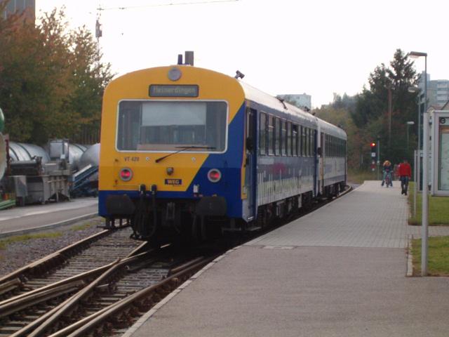 Bahnhof Heimerdingen im Herbst 2005. Strecke Korntal - Weissach (Strohgubahn).