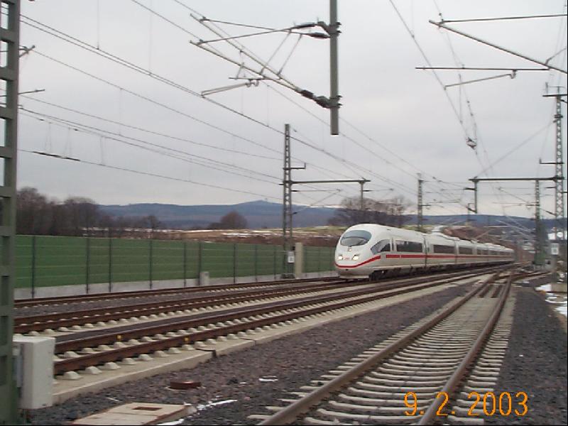 Bahnhof Montabaur ein ICE 3 auf der durchfahrt mit 300 Km/h in richtung Frankfurt
