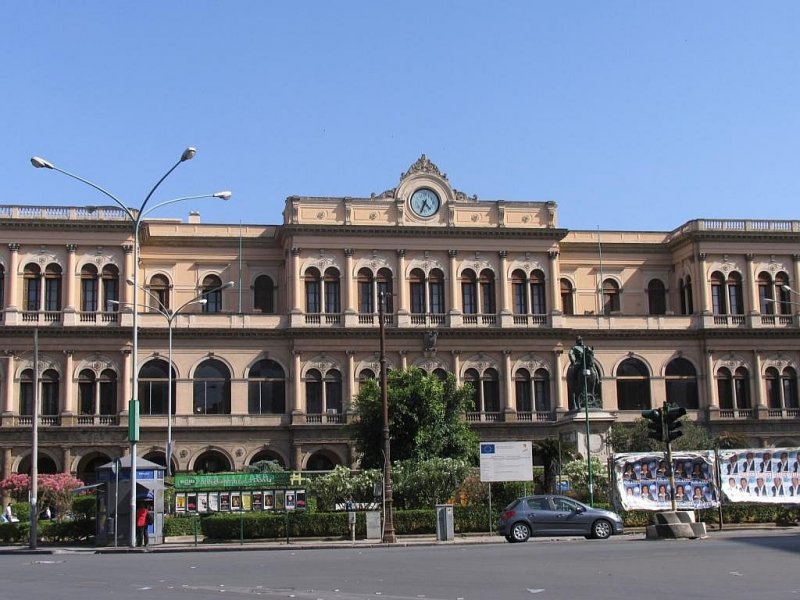 Bahnhof Palermo Centrale am 29-5-2008.