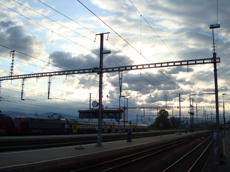 Bahnhof Pfffikon SZ, 02.05.2008, 7.01 Uhr