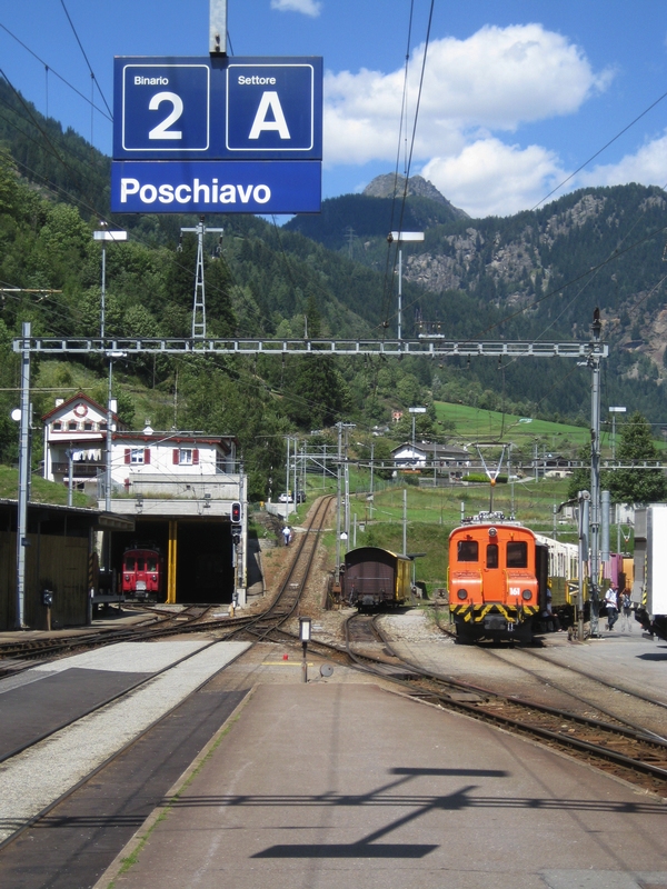 Bahnhof Poschiavo. Blick in Richtung St. Moritz.