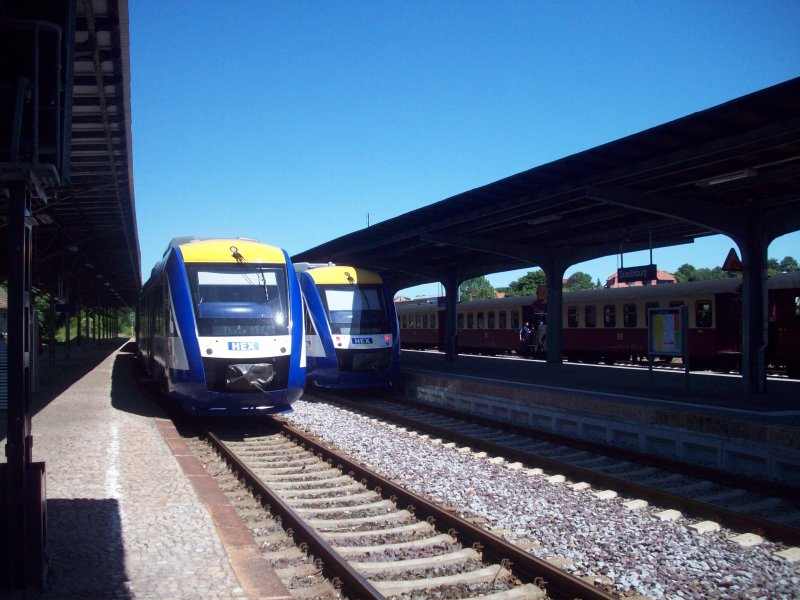 Bahnhof Quedlinburg, Gleis 1 der HEX nach Thale, Gleis 2 nach Magdeburg und Gleis 3 Zug der Selketalbahn nach Gernrode. 13.06.09 
